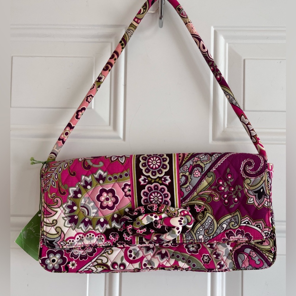 NWT Vera Bradley Knot Just A Clutch Very Berry Paisley Pocket Book Purse Bag‎